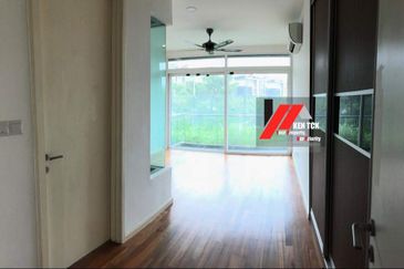 Rafflesia @ The Hill