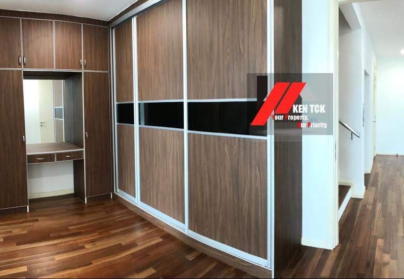 Rafflesia @ The Hill