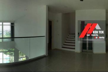 Rafflesia @ The Hill