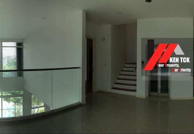 Rafflesia @ The Hill