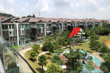 Rafflesia @ The Hill