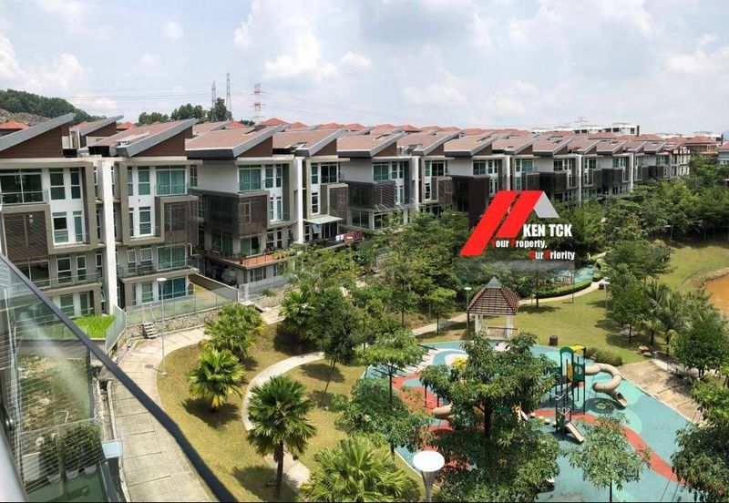 Rafflesia @ The Hill