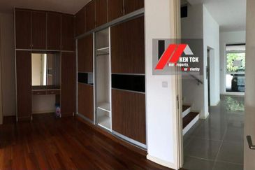 Rafflesia @ The Hill