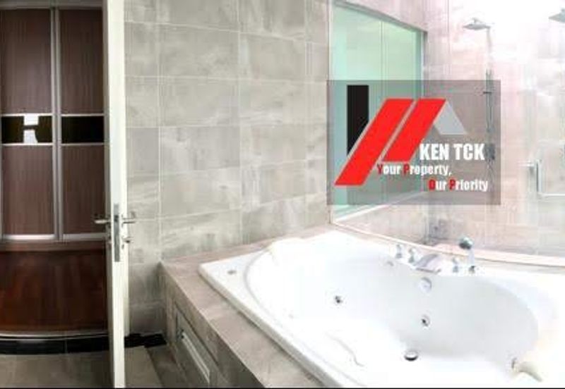 Rafflesia @ The Hill