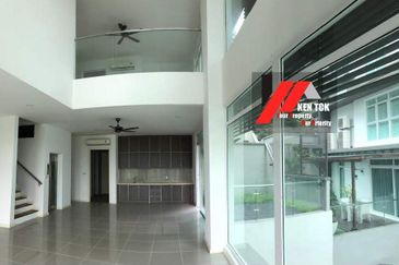 Rafflesia @ The Hill