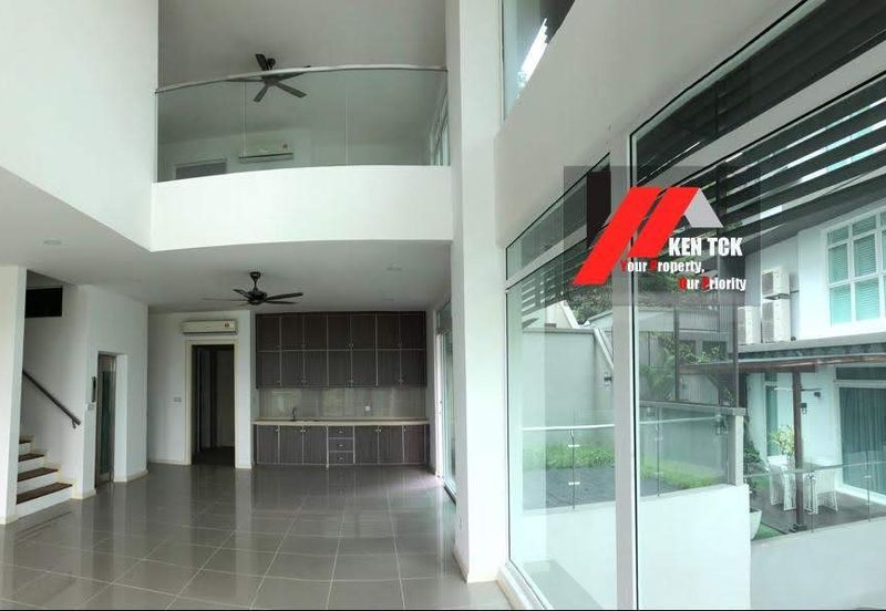 Rafflesia @ The Hill