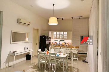 Rafflesia @ The Hill