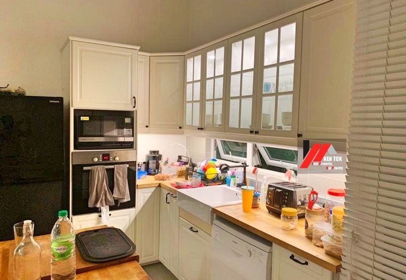 Rafflesia @ The Hill