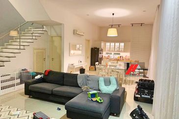 Rafflesia @ The Hill