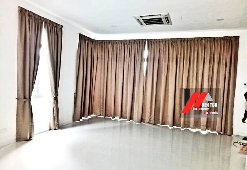 Rafflesia @ The Hill