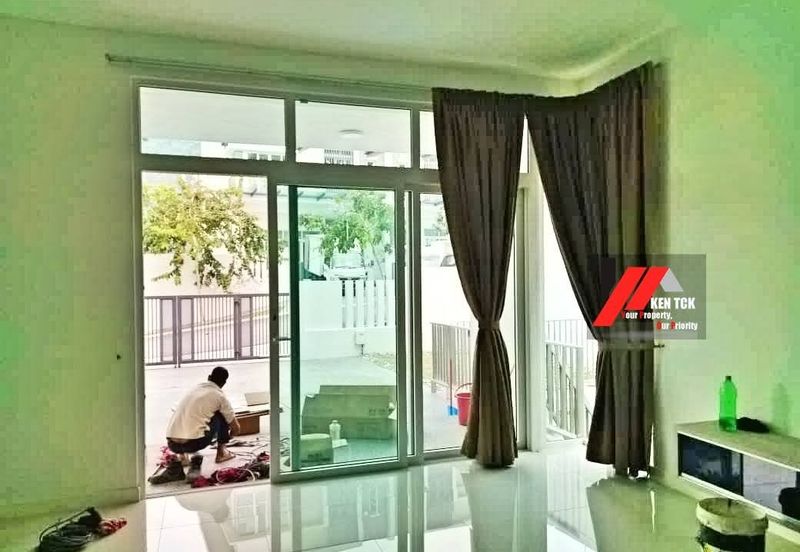 Rafflesia @ The Hill