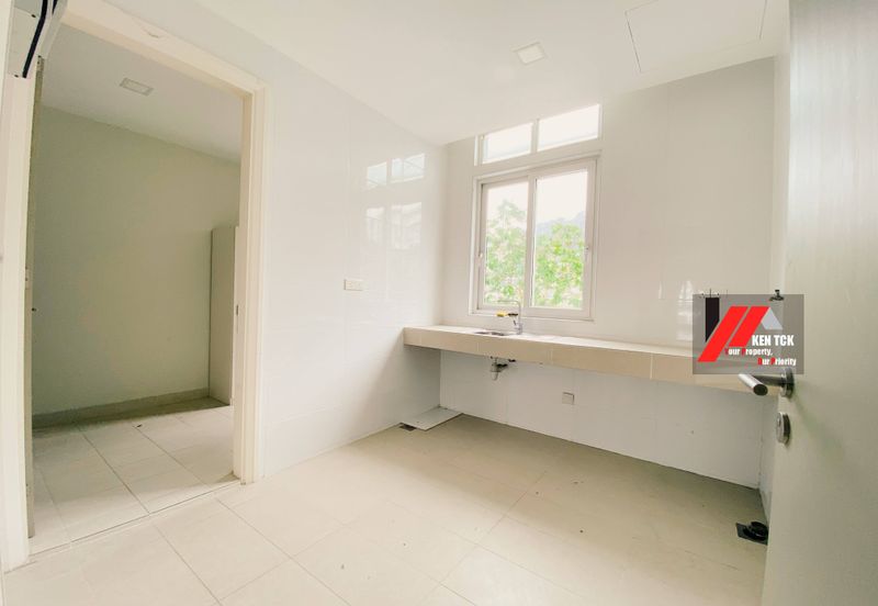 Rafflesia @ The Hill