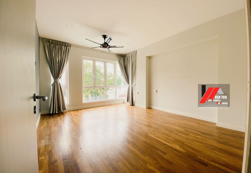 Rafflesia @ The Hill