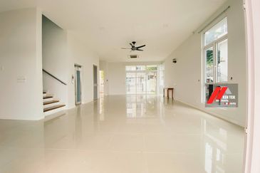 Rafflesia @ The Hill