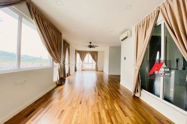 Rafflesia @ The Hill