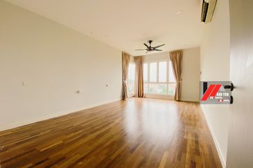 Rafflesia @ The Hill