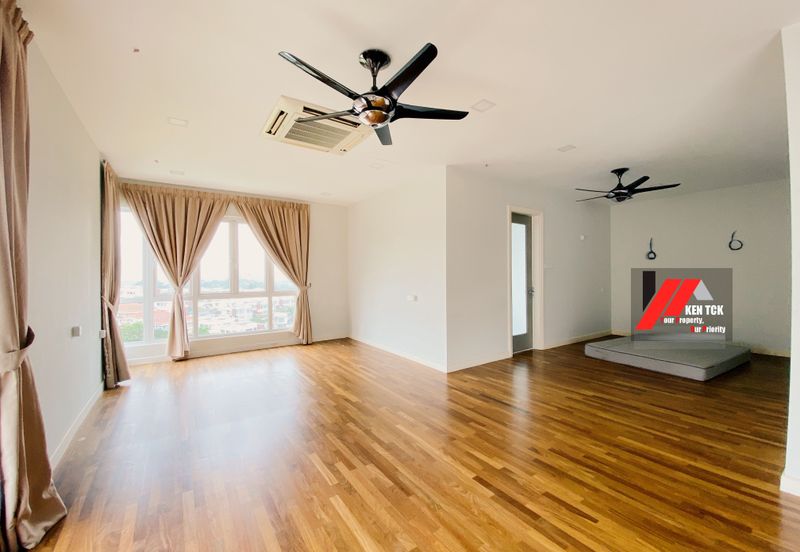 Rafflesia @ The Hill