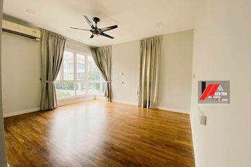 Rafflesia @ The Hill