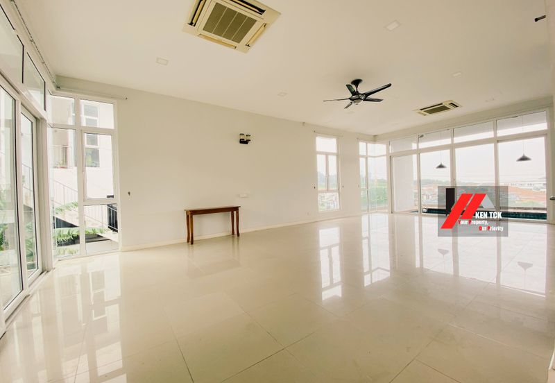 Rafflesia @ The Hill