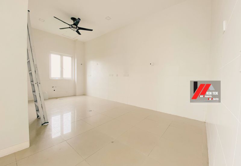 Rafflesia @ The Hill