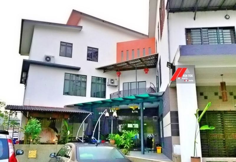 Jalan Rimba Riang 9/1