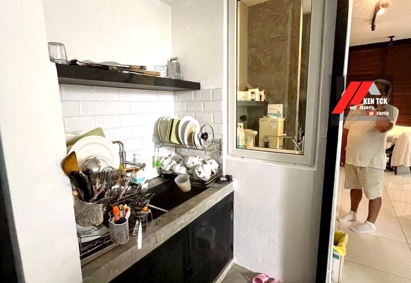 Rafflesia @ The Hill