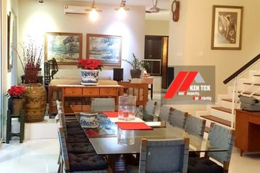 Rafflesia @ The Hill