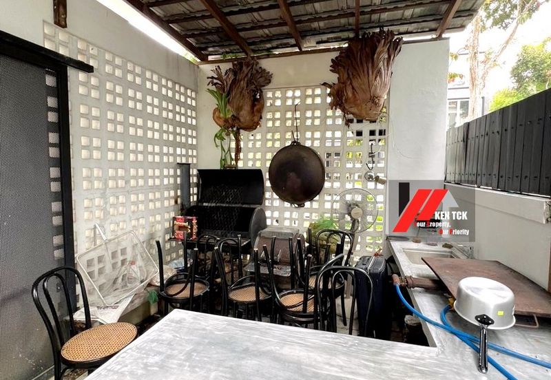 Rafflesia @ The Hill