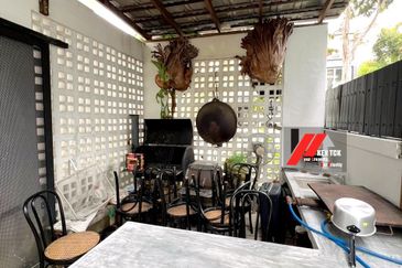 Rafflesia @ The Hill