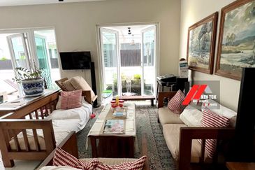 Rafflesia @ The Hill