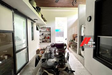 Rafflesia @ The Hill