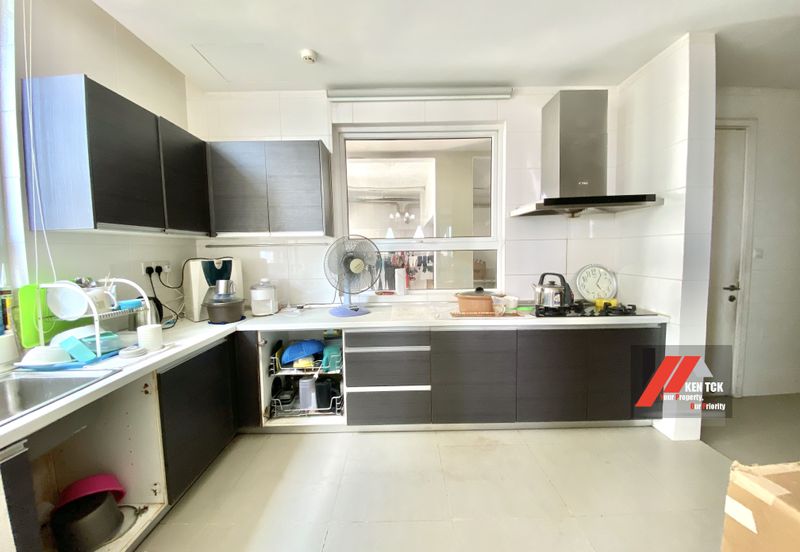 Rafflesia @ The Hill