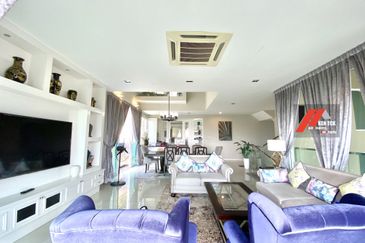 Rafflesia @ The Hill