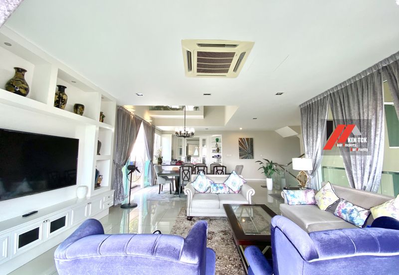 Rafflesia @ The Hill