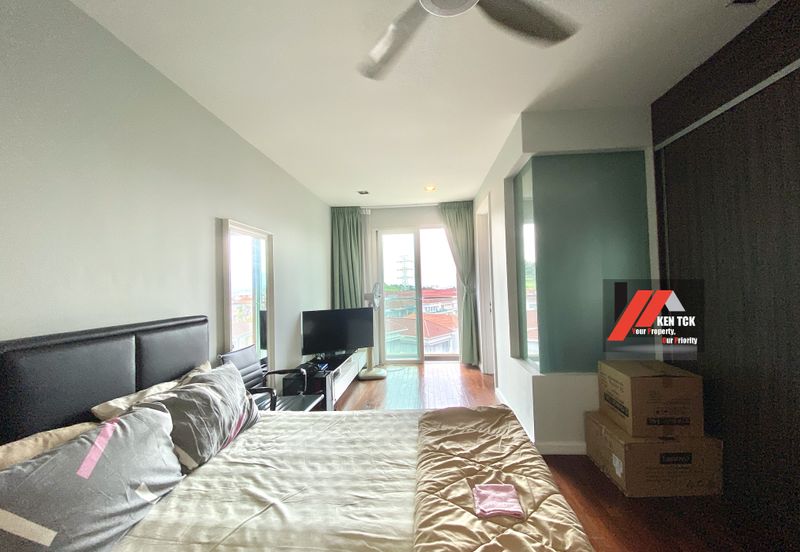 Rafflesia @ The Hill