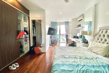 Rafflesia @ The Hill