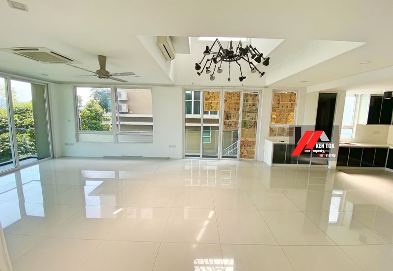 Rafflesia @ The Hill