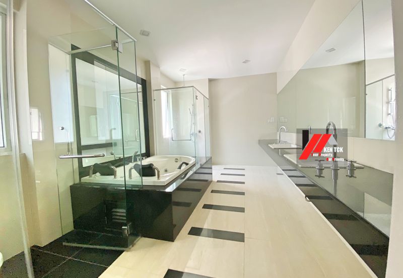 Rafflesia @ The Hill