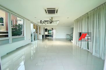 Rafflesia @ The Hill