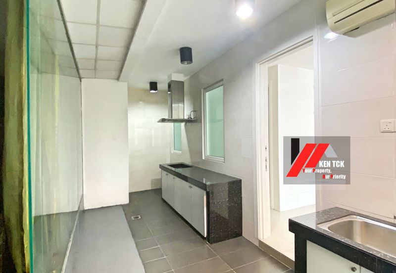 Rafflesia @ The Hill