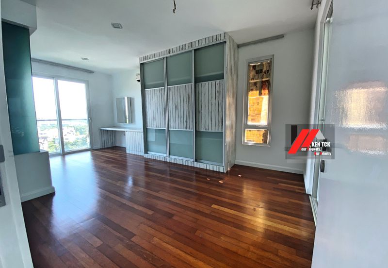 Rafflesia @ The Hill