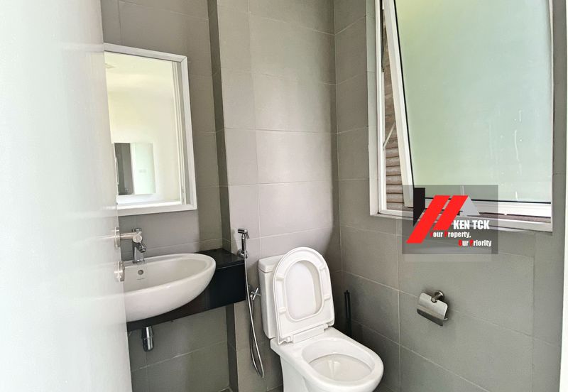 Rafflesia @ The Hill