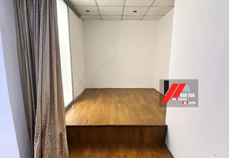 Rafflesia @ The Hill