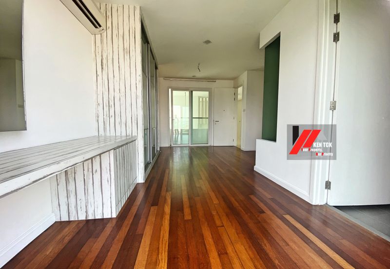 Rafflesia @ The Hill