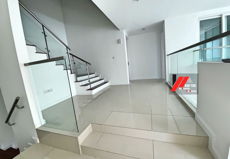 Rafflesia @ The Hill