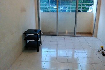 Residensi Bistaria, Ukay Bistari