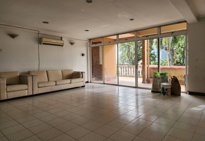 City Gardens Condominium