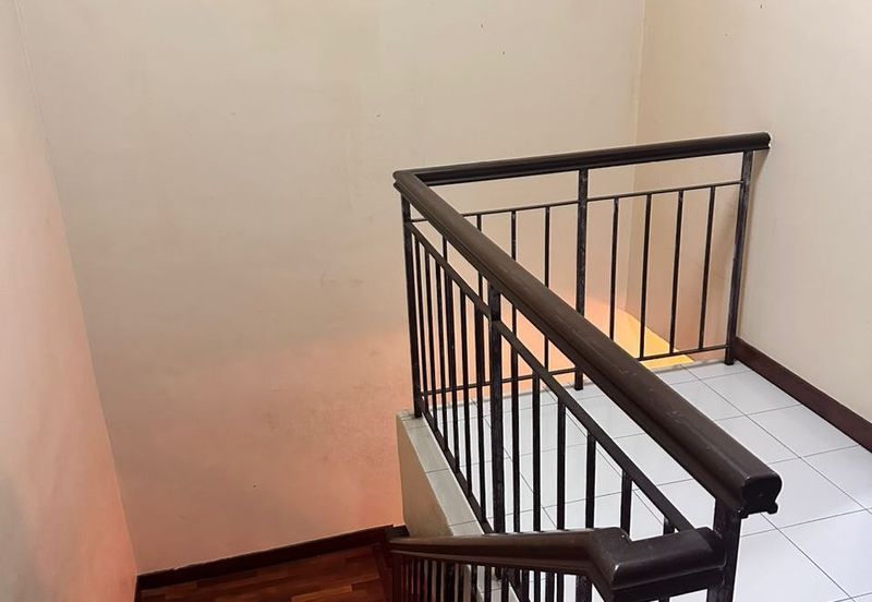 Taman Kristal, Dengkil