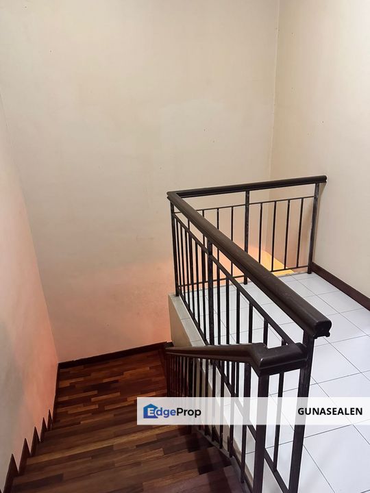 Double-story house for Sale, Tmn Kristal 2 Dengkil, Selangor, Dengkil