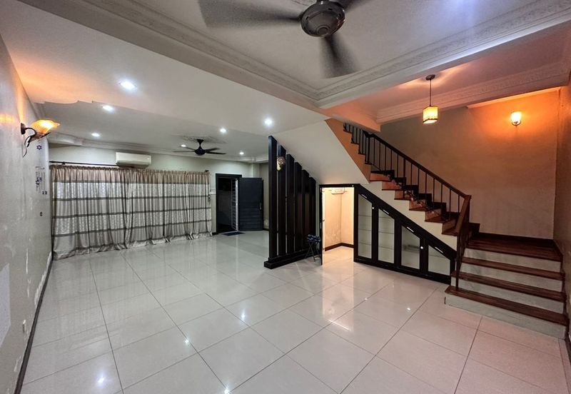 Taman Kristal, Dengkil